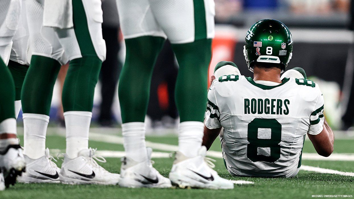 Aaron Rodgers Injury Raises Concerns Around Artificial Turf