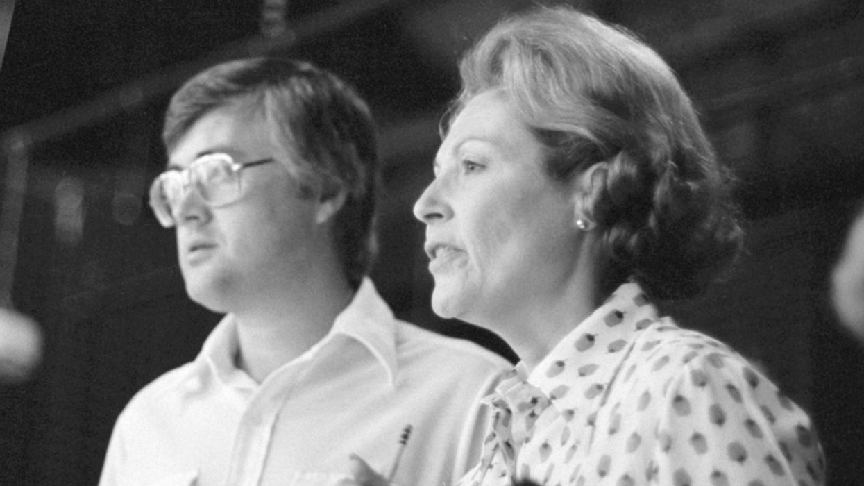 Allan Burns, Co-Creator of 'The Mary Tyler Moore Show', dies at 85