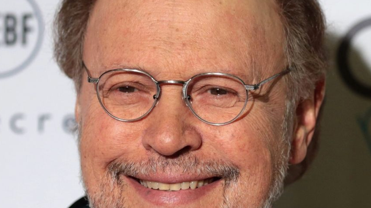 Billy Crystal Receives COVID Vaccine