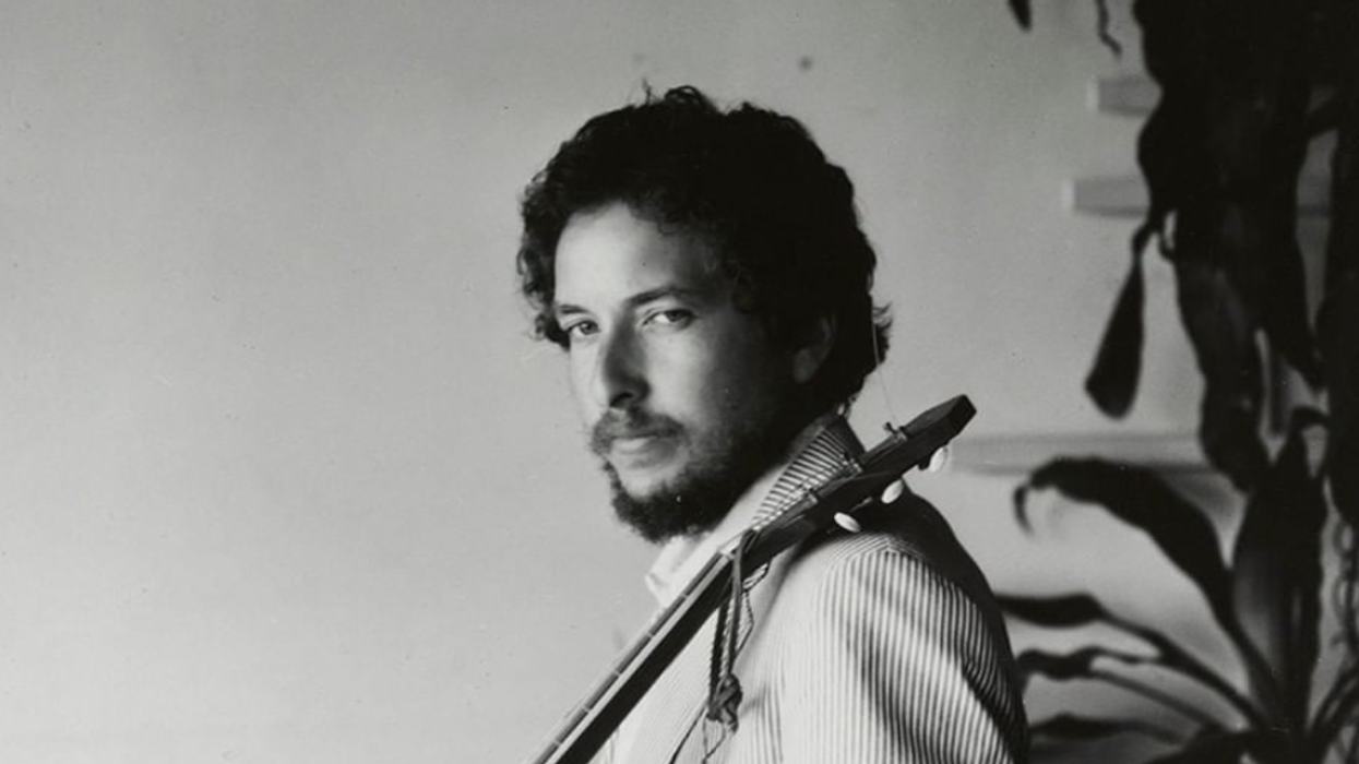 Bob Dylan Sells Entire Music Catalog to Universal