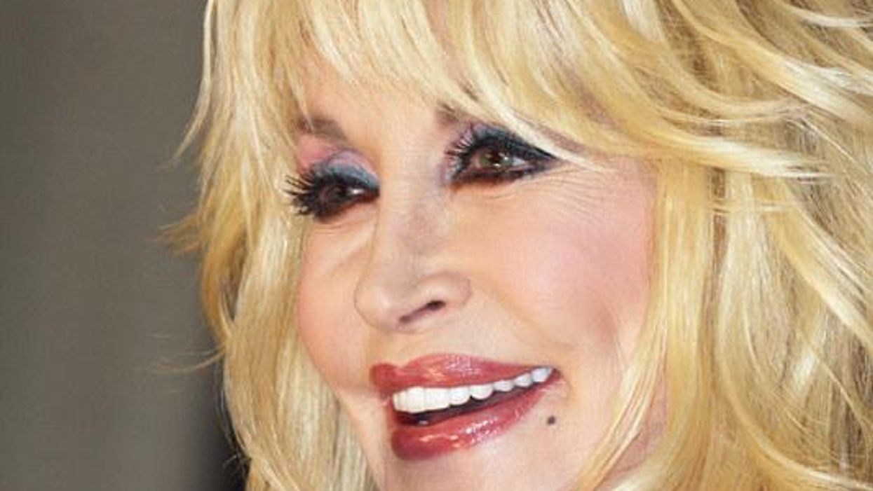 Dolly Parton Set to Host Academy Country Music Awards