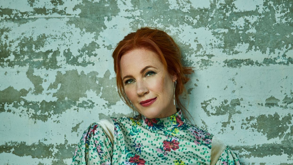 Elisa Donovan Details Grief and Loss in New Memoir Wake Me When You Leave