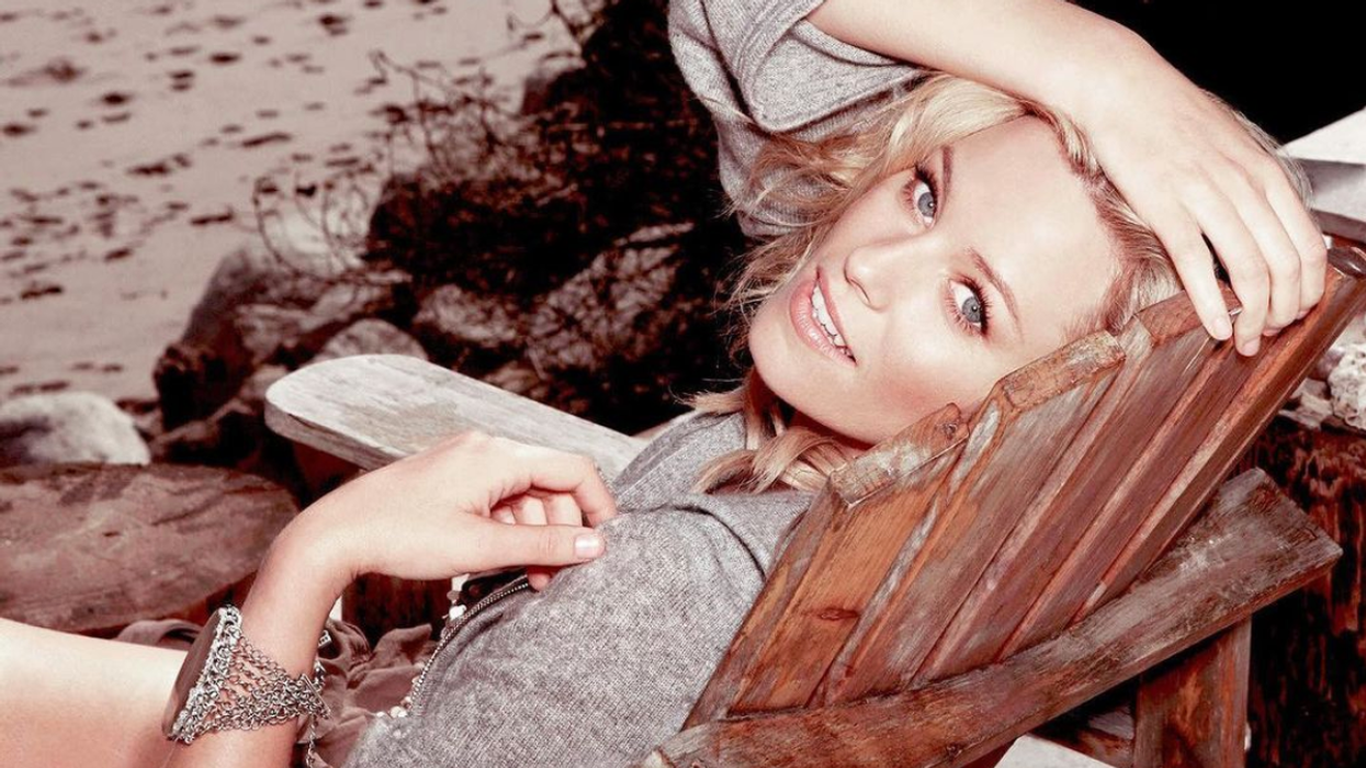 Fox Carries On With Elizabeth Bank's 'Flintstones' Sequel: 'Bedrock'