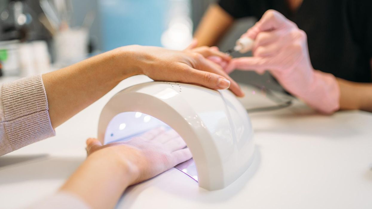 Gel nail dryers