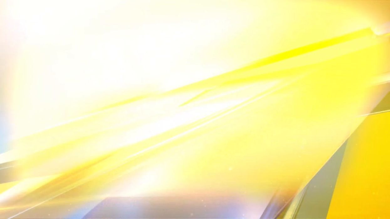 Kaley Cuoco & Griffin Matthews Takeoff In New Series 'The Flight Attendant'