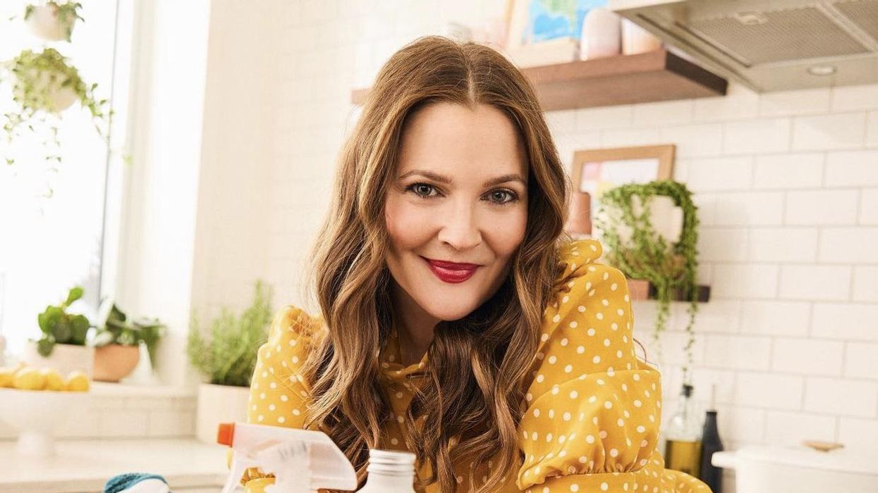 Drew Barrymore Apologizes for Comments About Johnny Depp & Amber Heard Trial