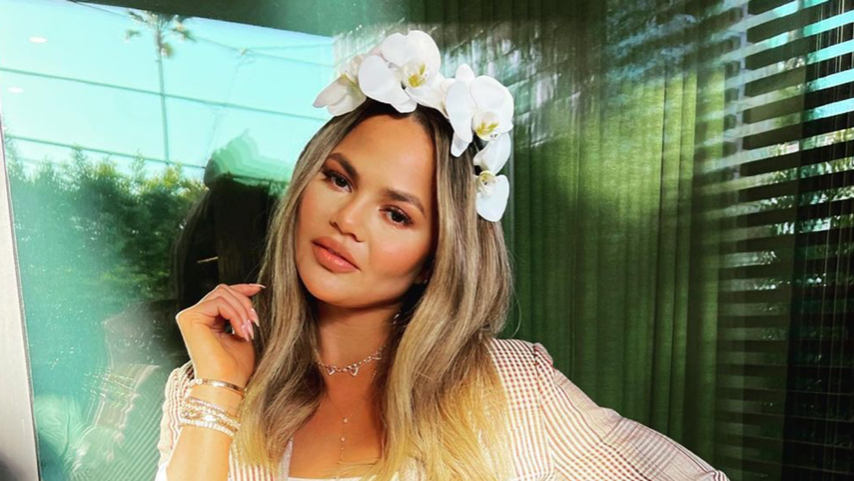 Chrissy Teigen Apologizes for Online Bullying