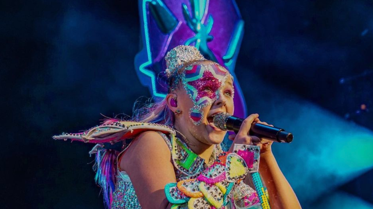 JoJo Siwa Opens Up About Sexuality