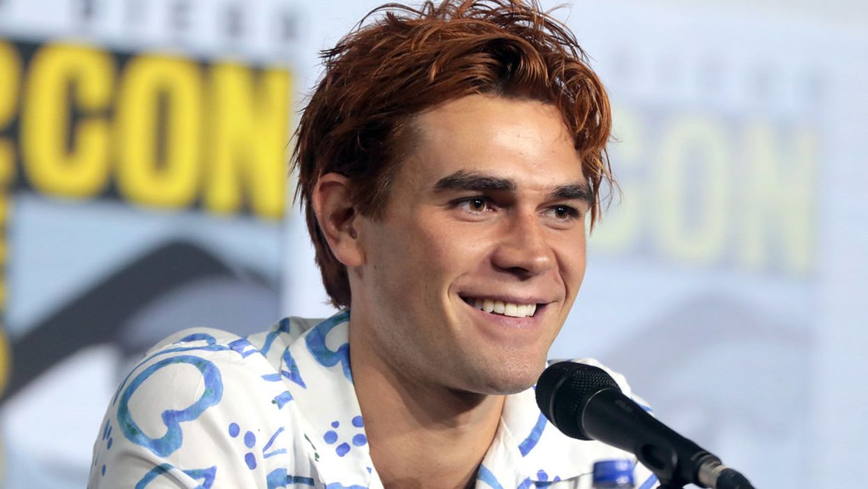 KJ Apa and Sofia Carson Cast In Pandemic Thriller 'Songbird'