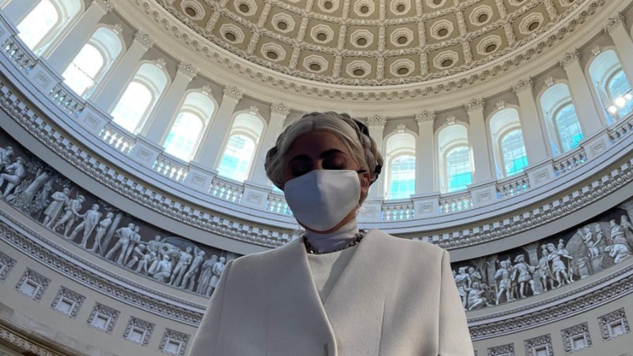 (VIDEO) Lady Gaga & Jennifer Lopez Open Inauguration