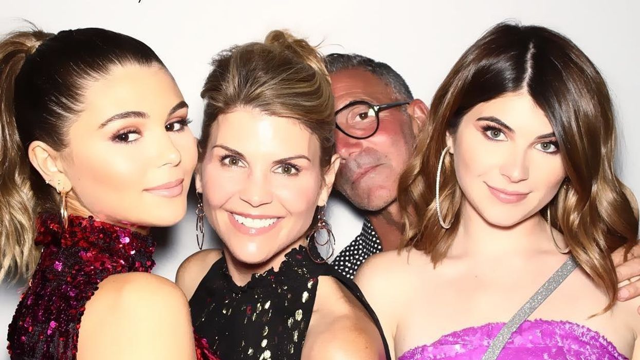 Lori Loughlin To Plead Guilty In Admissions Scandal