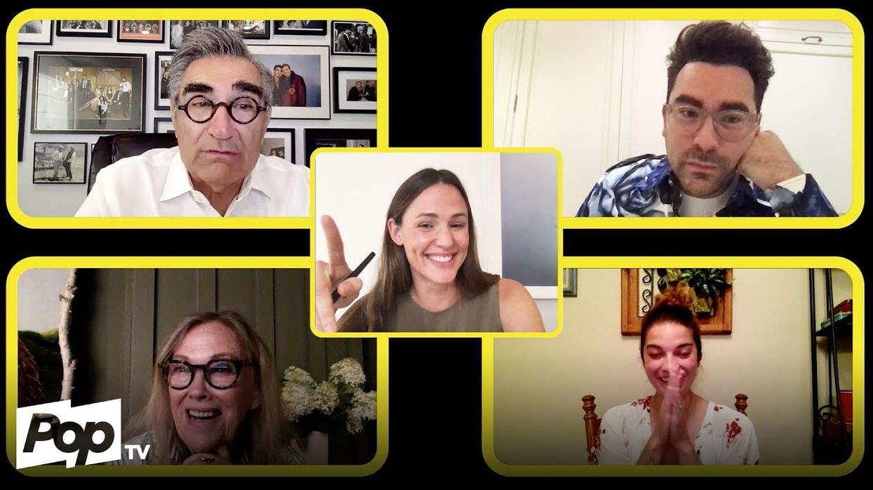 Superfan Jennifer Garner Hosts "Schitt's Creek" Reunion