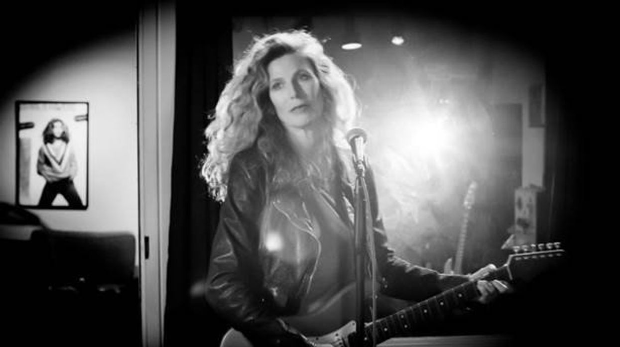 Sophie B Hawkins Feels Rebirthed in New Album 'Free Yourself'