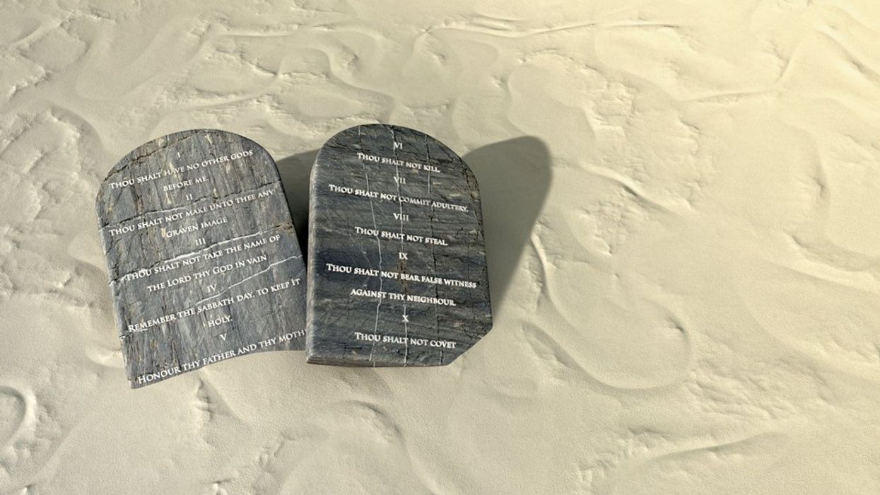 Texas Senate Passes Bill Requiring Classrooms to Display Ten Commandments